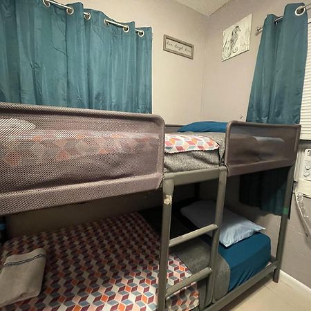 Miami Vibes "Hostel-Like" Shared Room North Miami Exterior photo