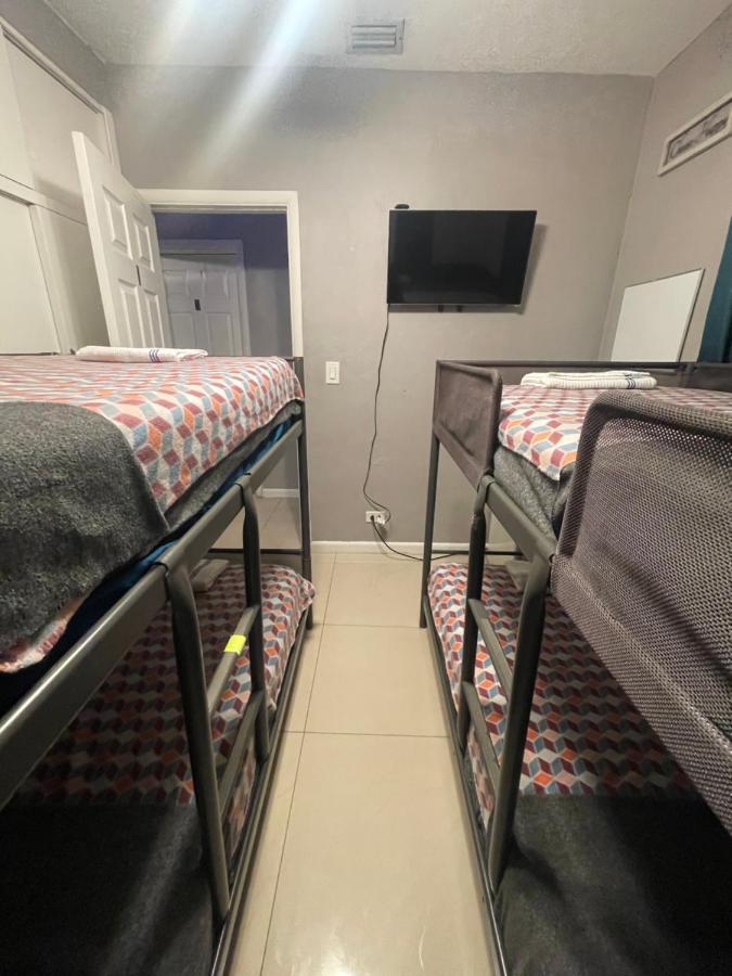 Miami Vibes "Hostel-Like" Shared Room North Miami Exterior photo
