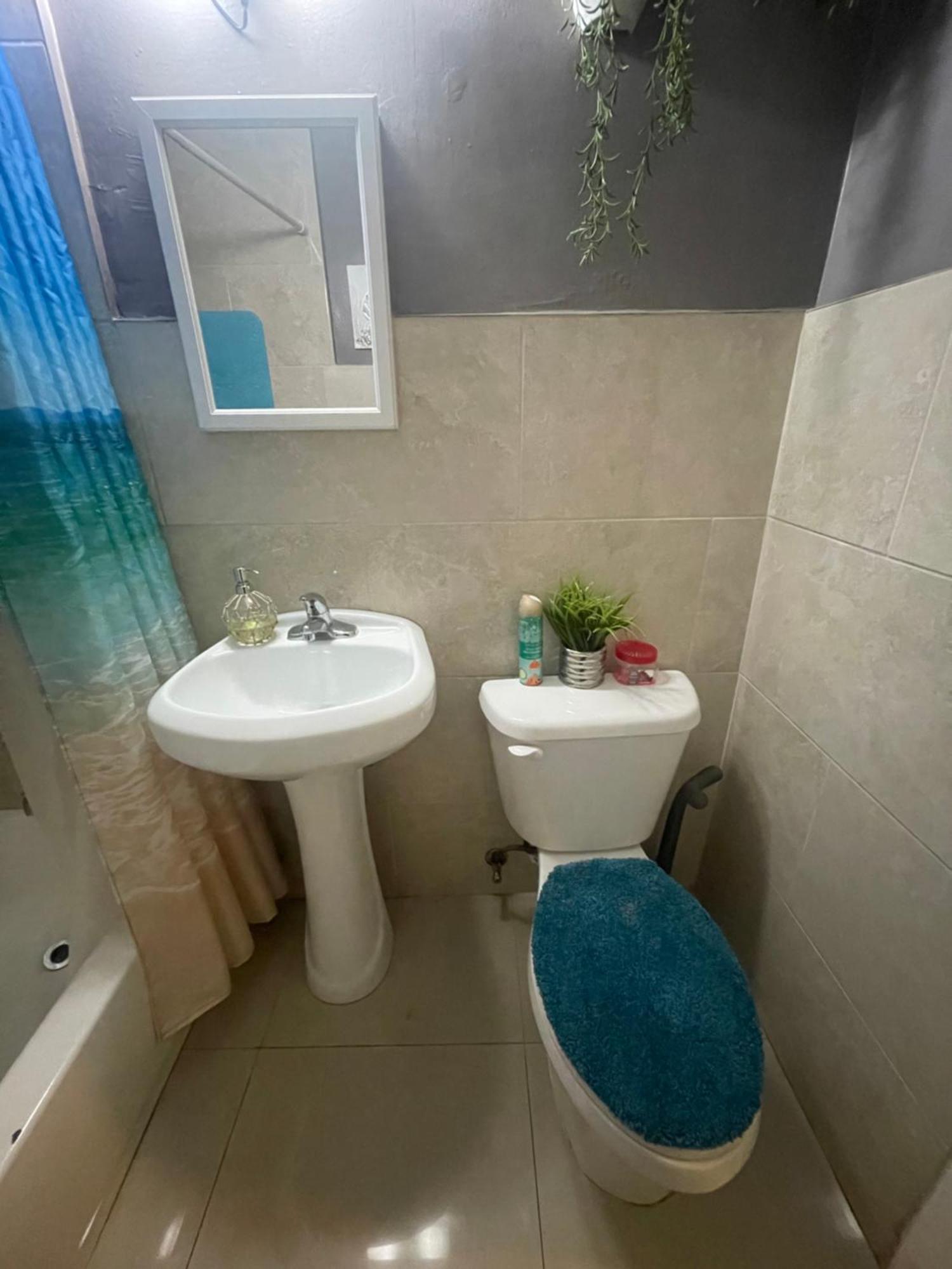 Miami Vibes "Hostel-Like" Shared Room North Miami Exterior photo